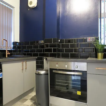 Tudors Esuites One Bedroom Cosy Apartment Birmingham Exterior foto