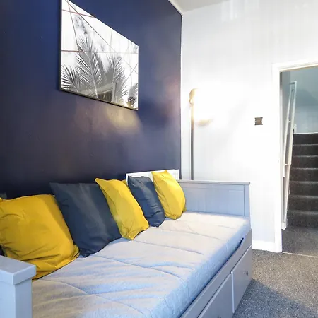 Tudors Esuites One Bedroom Cosy Apartment Birmingham Exterior foto